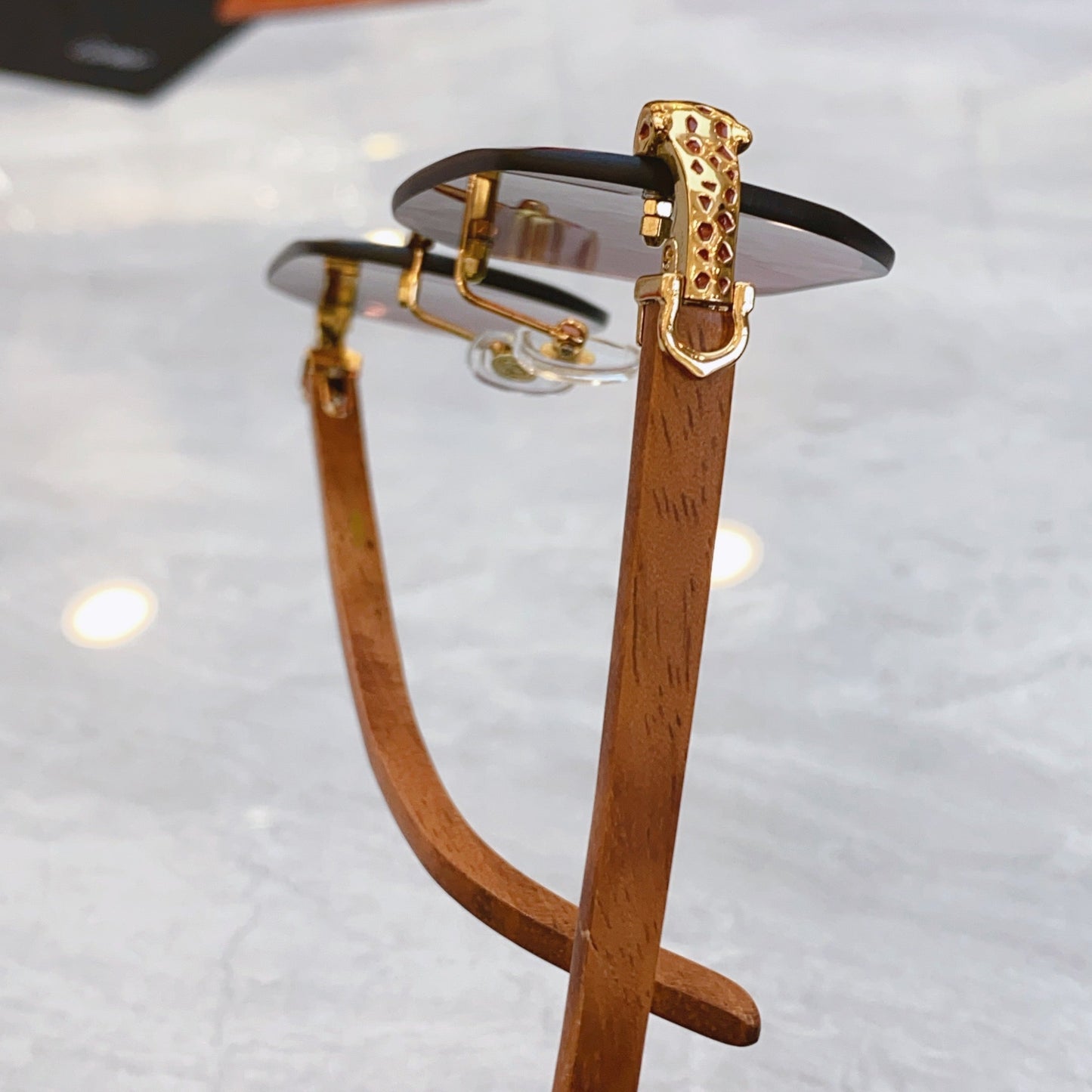 High end leopard precision cut lens sunglasses