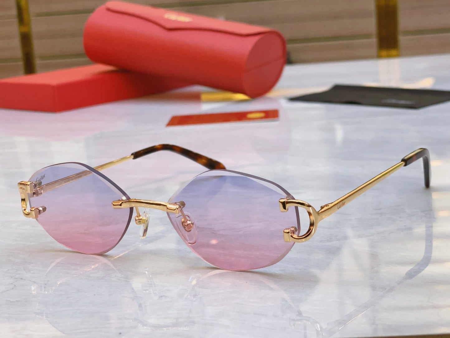 Elegant and high-end diagonal cut design frameless sunglasses