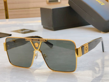 High end gradient color fashion paired with sunglasses