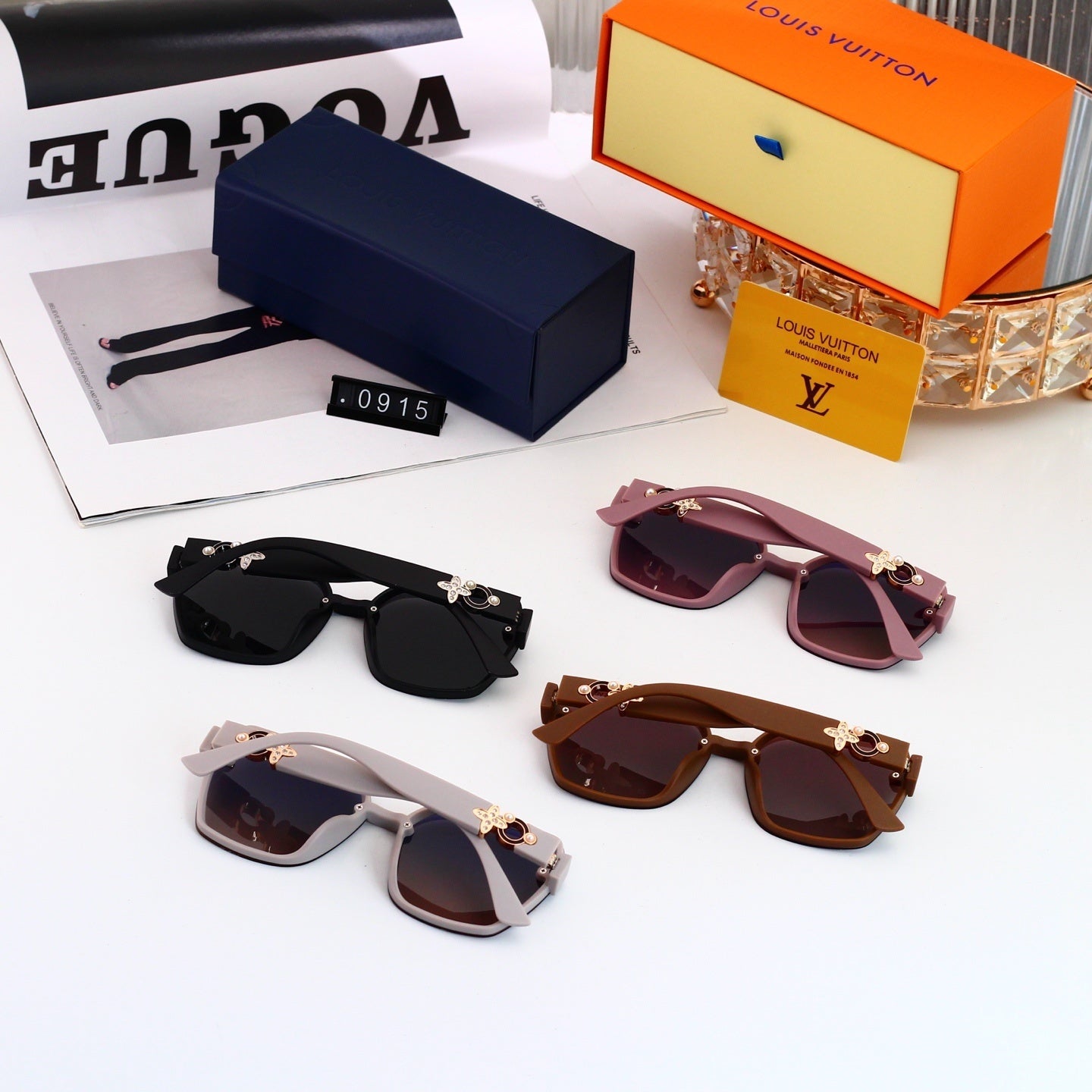 4 Colors Fashion Sunglasses—0915