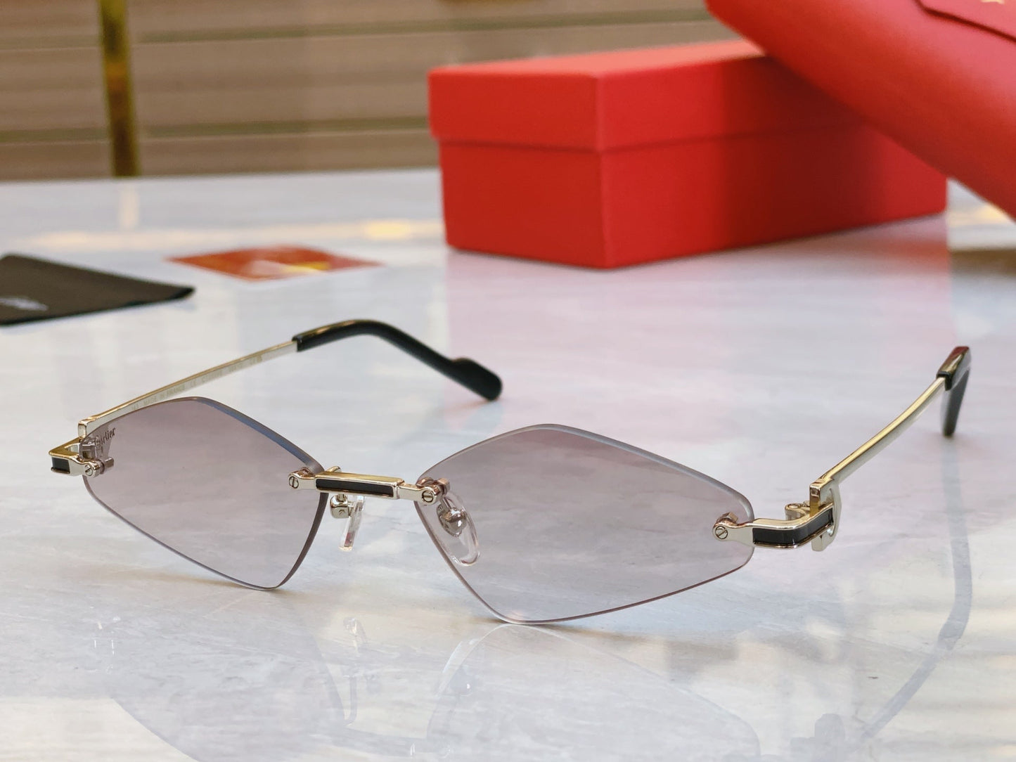 creativity Irregular slicing High end sunglasses