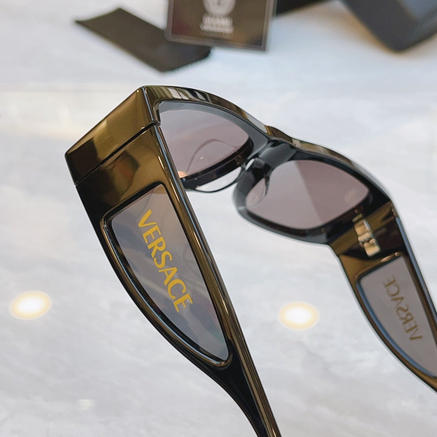 Classic box shaped high-end trendy sunglasses