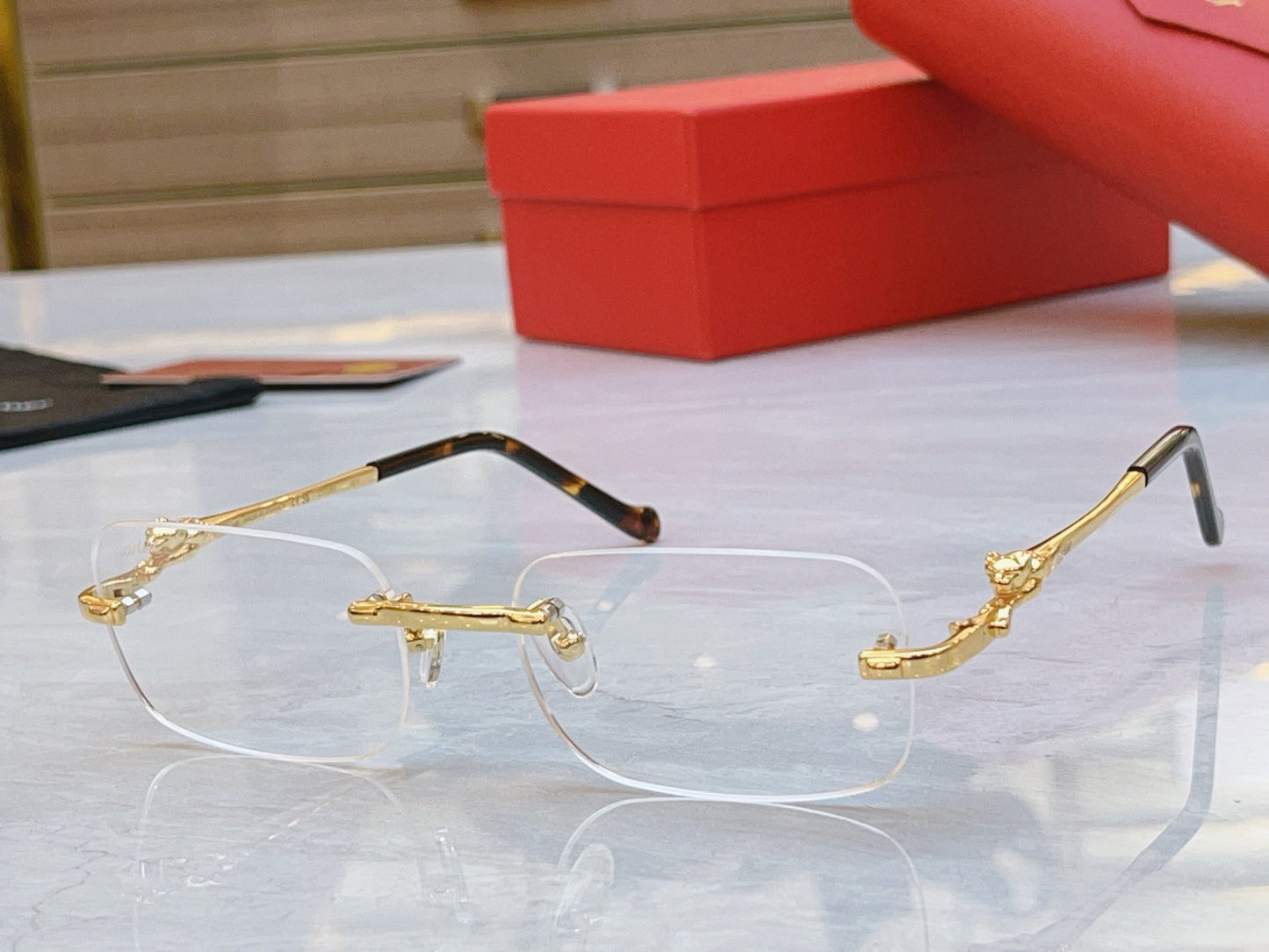 High end temperament transparent sunglasses