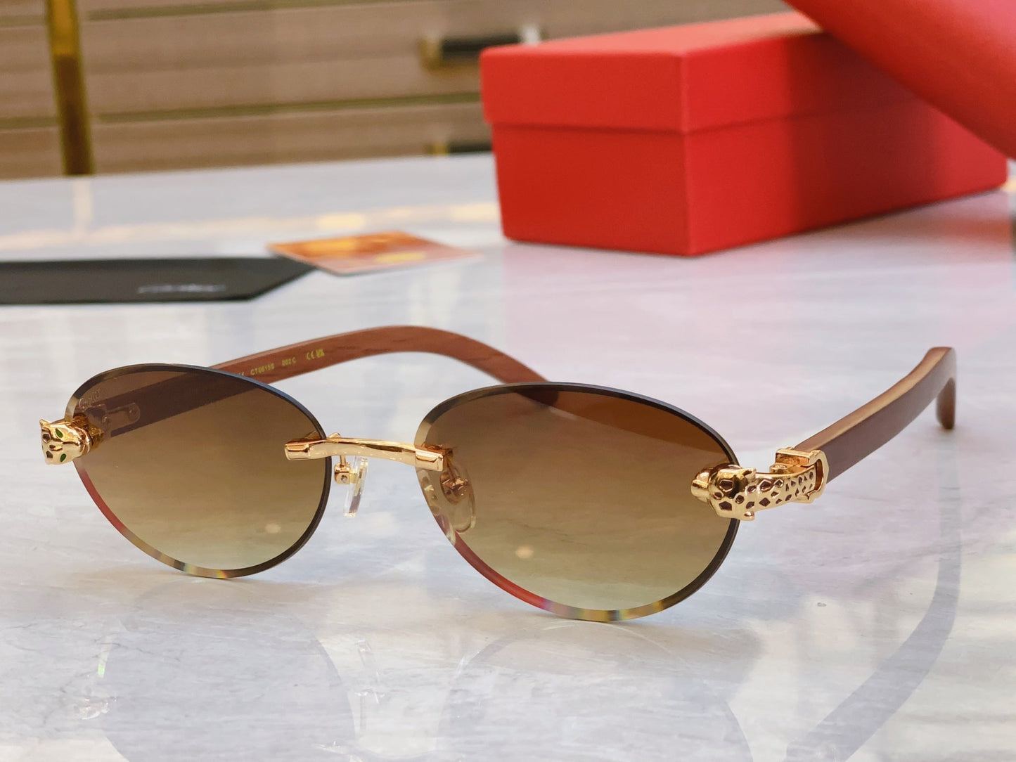 Unique precision cutting high-end leopard sunglasses