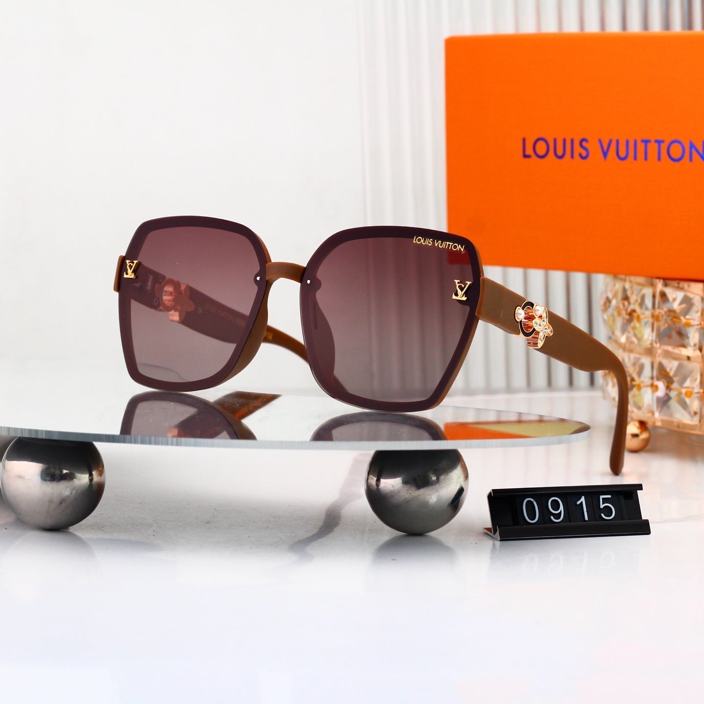 4 Colors Fashion Sunglasses—0915
