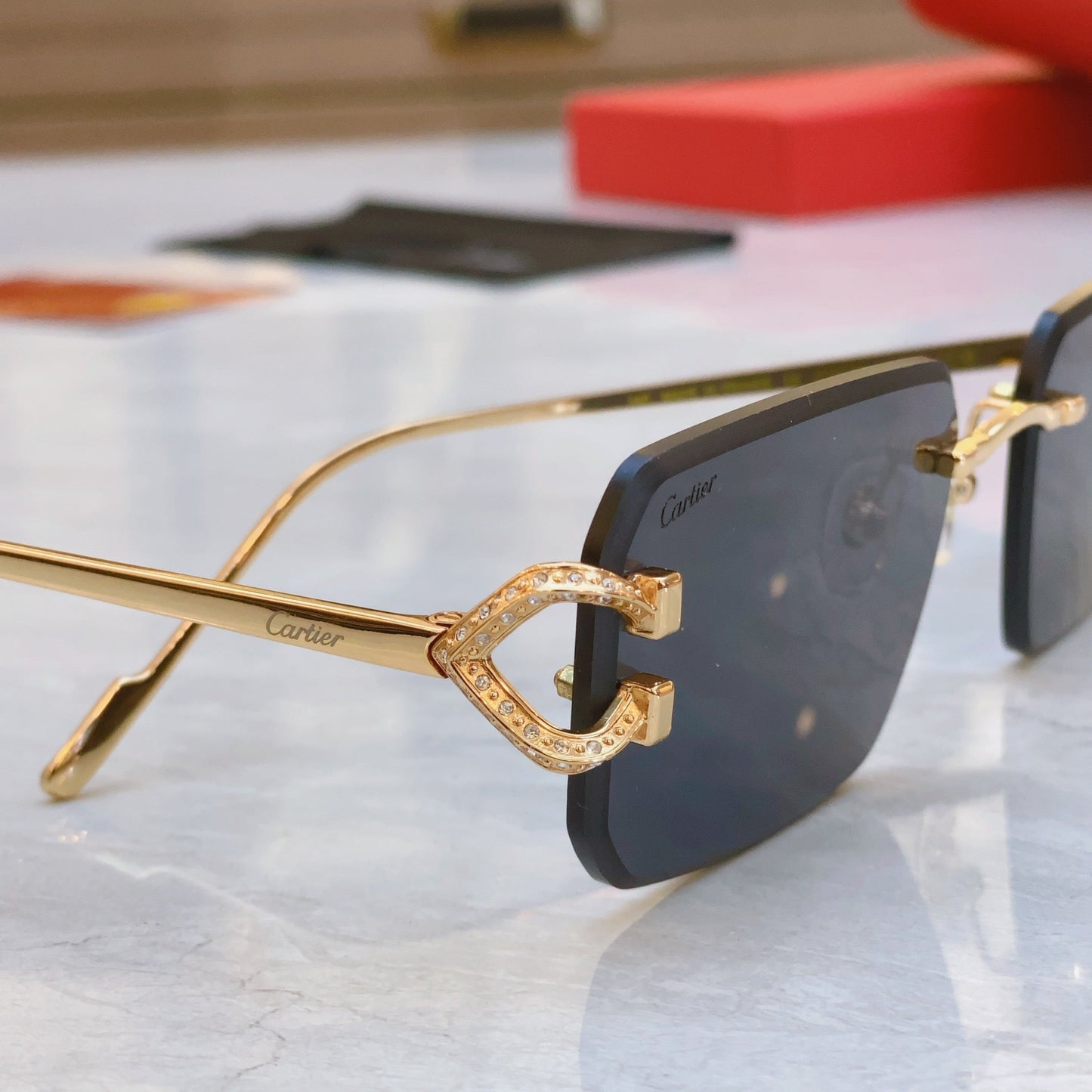 High end diamond inlaid elegant sunglasses