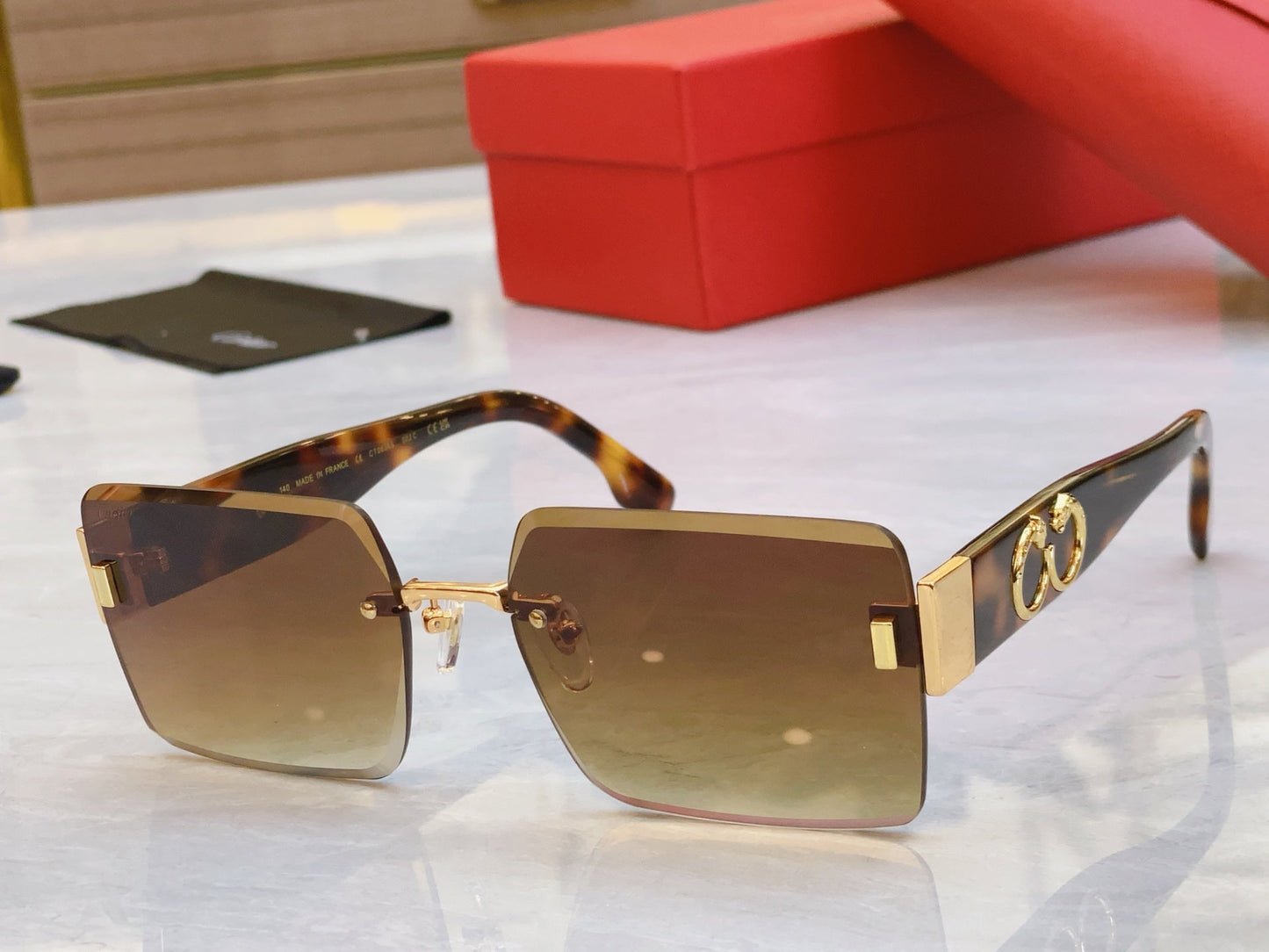 Frameless design precision cutting high-end sunglasses