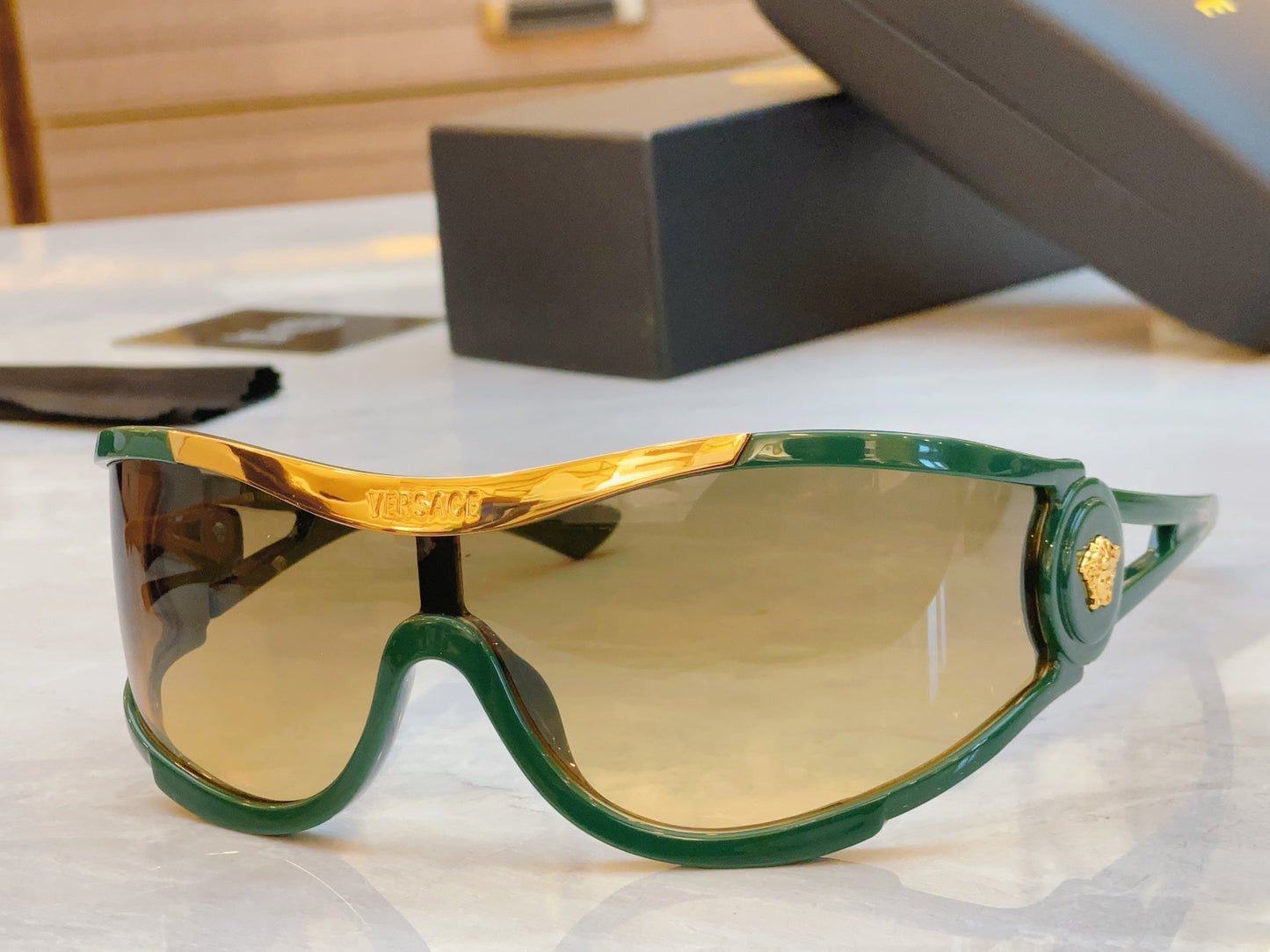 Classic retro punk high-end sunglasses