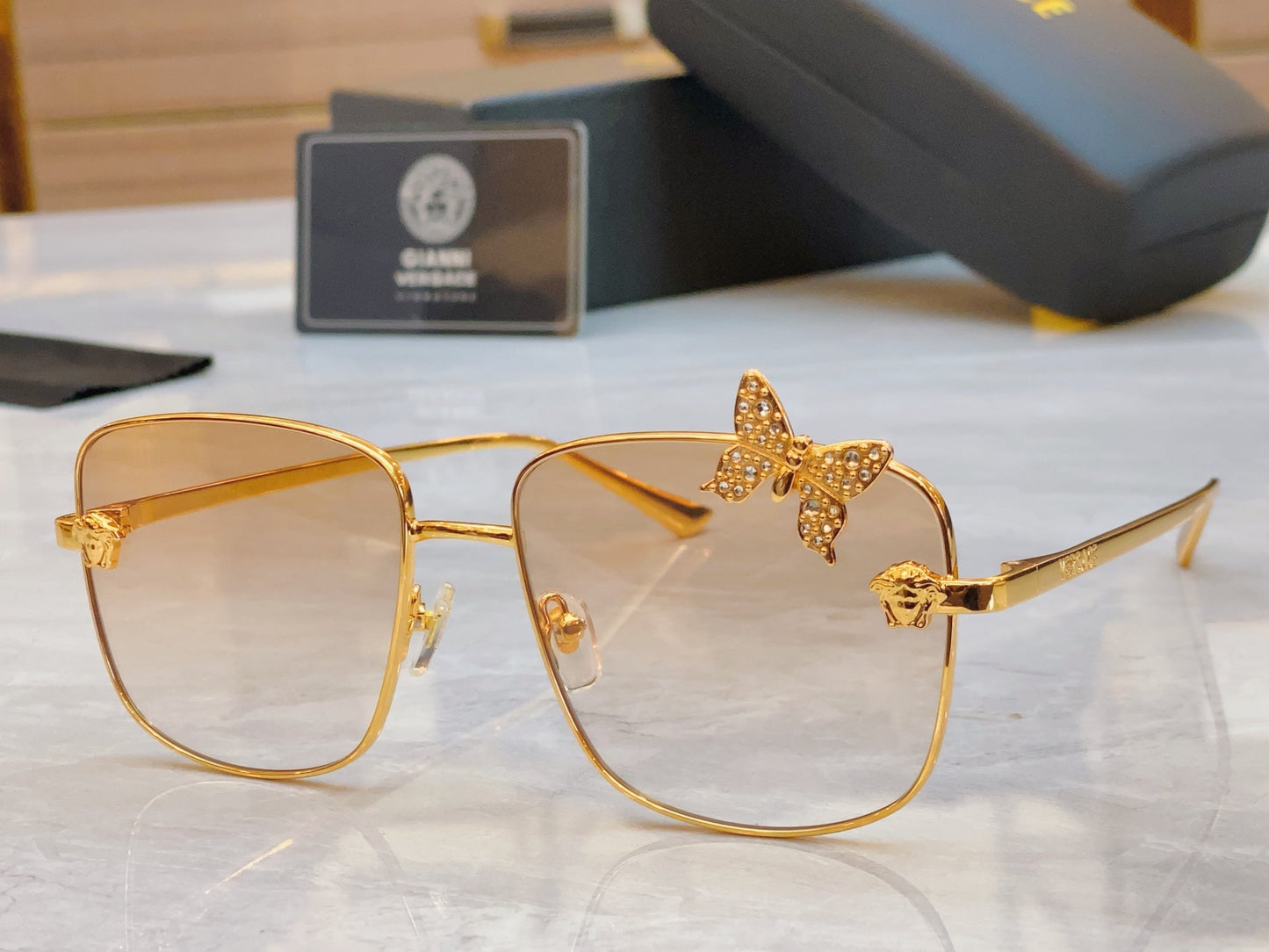 Creative butterfly decoration design for high-end sunglasses