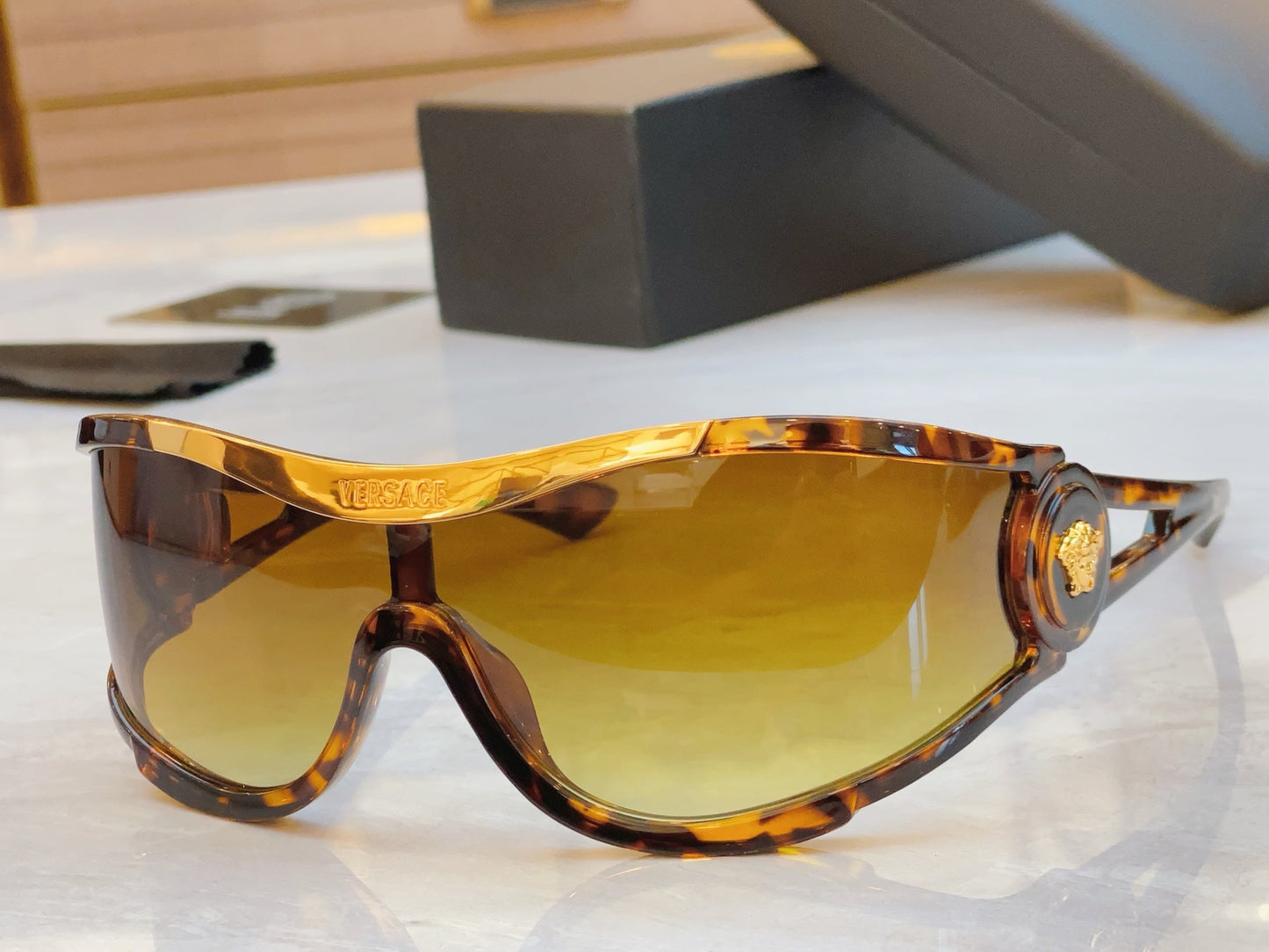 Classic retro punk high-end sunglasses