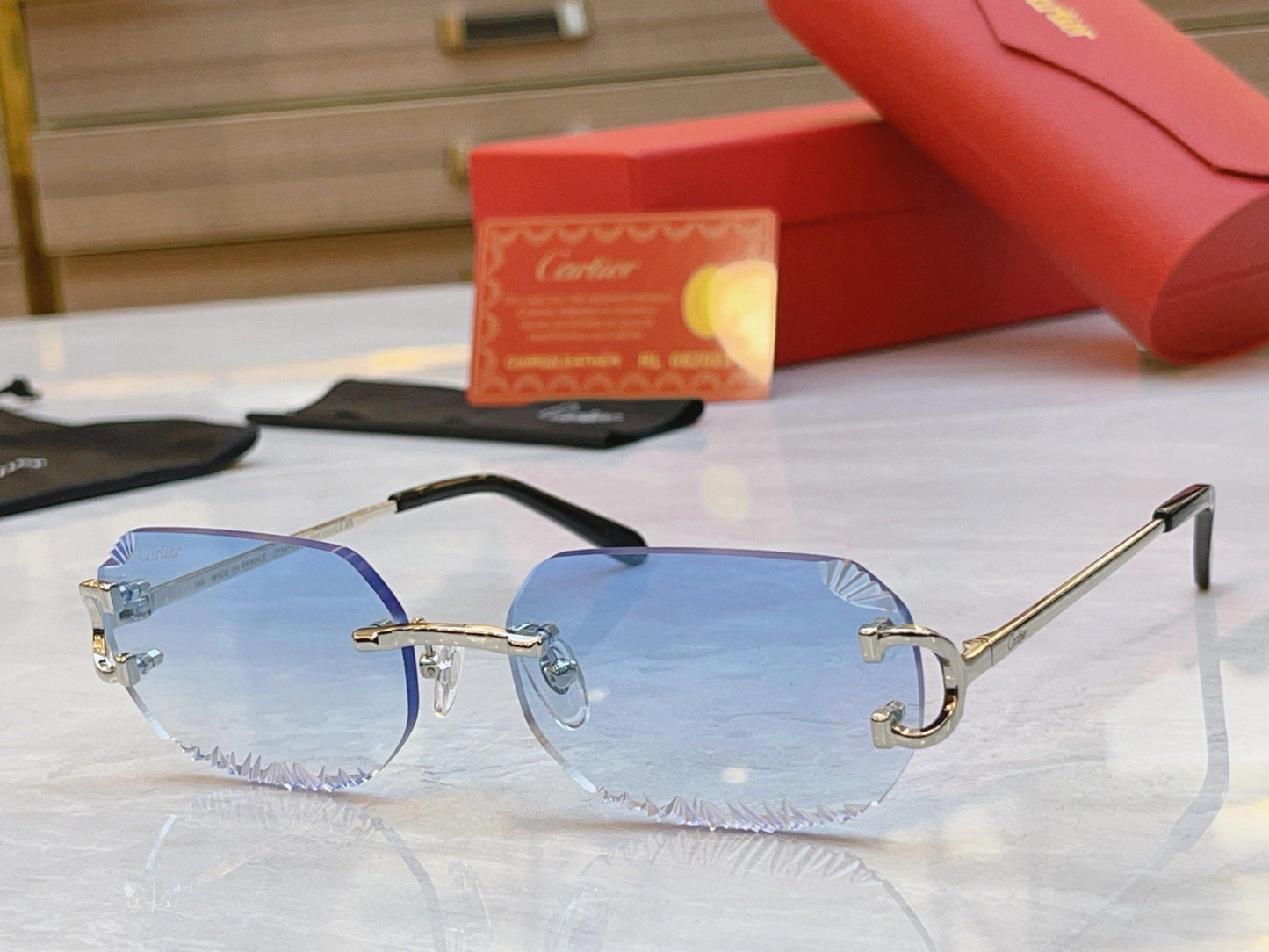 High end classic precision cut quadrilateral sunglasses