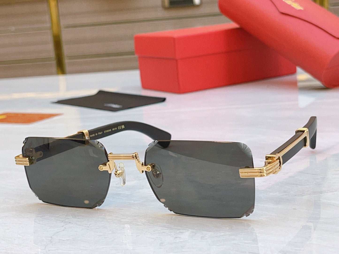 Unique precision cutting high-end sunglasses