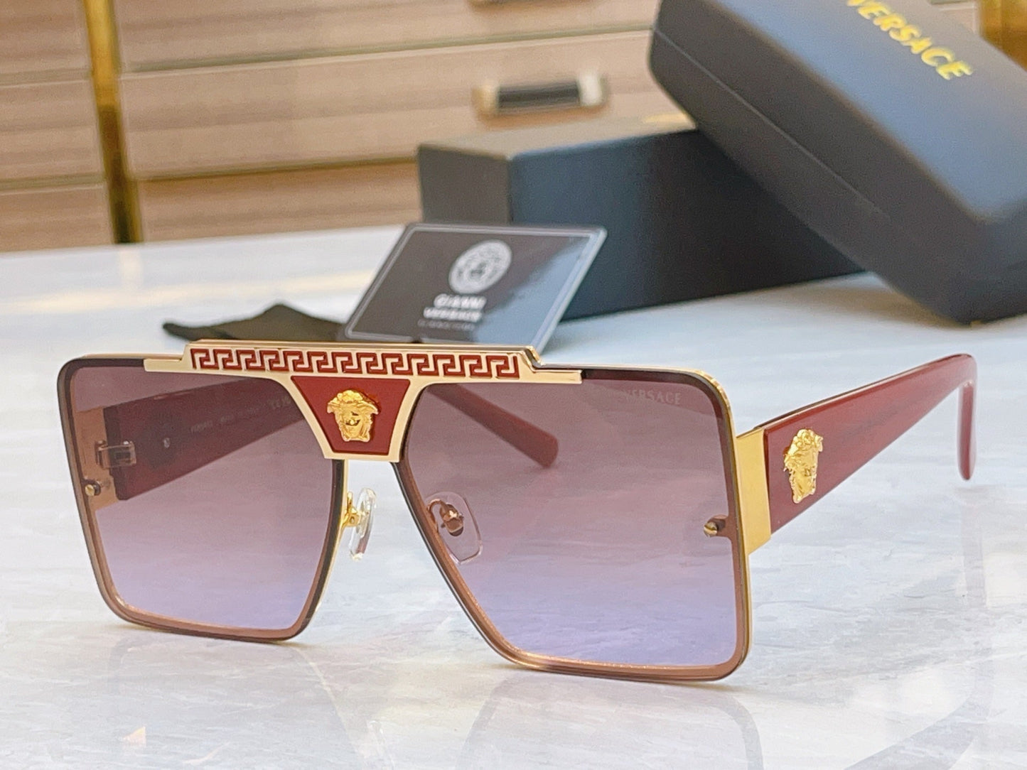 High end large box design sunglasses