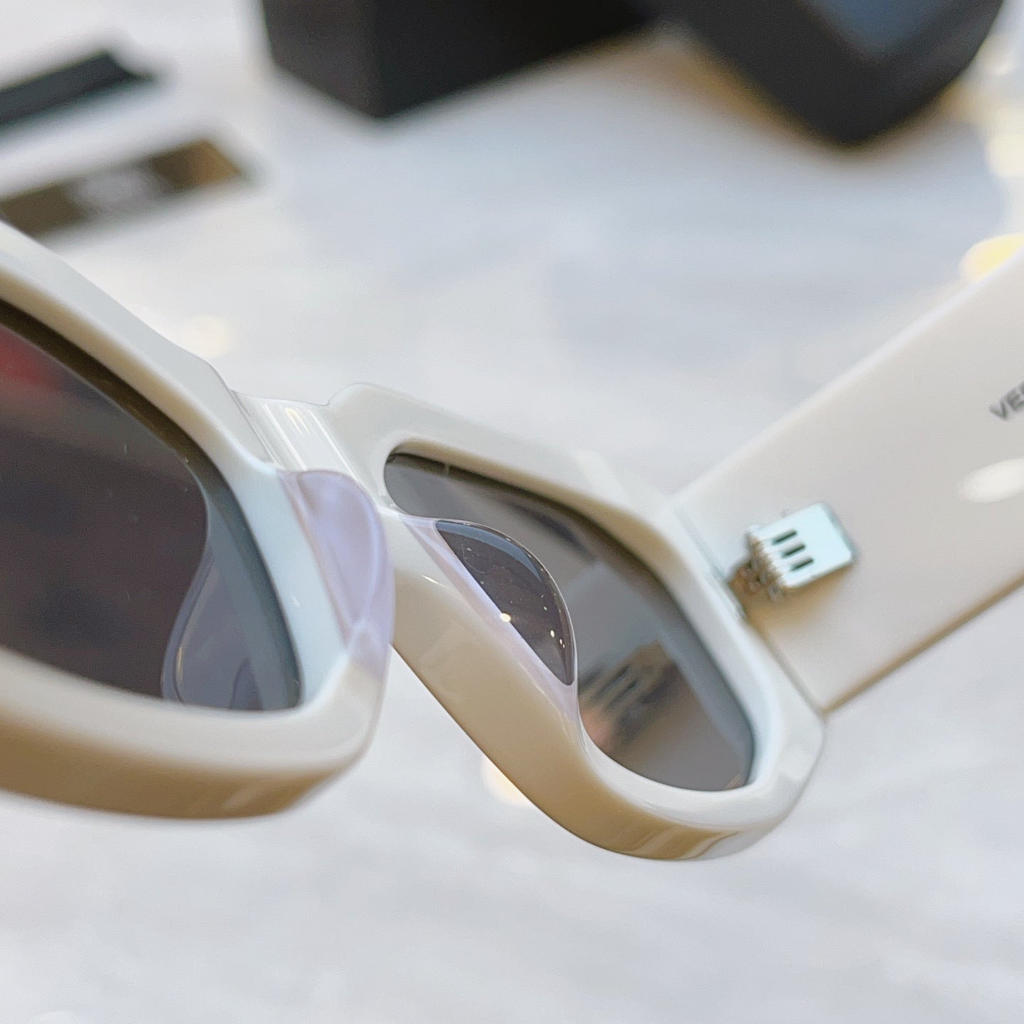 High end classic rectangular frame sunglasses