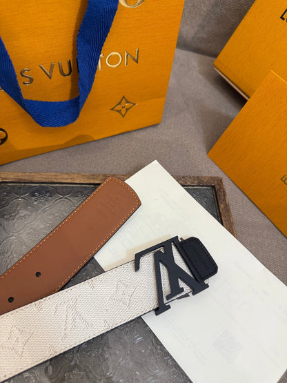 Leather embossed floral belt 4.0cm