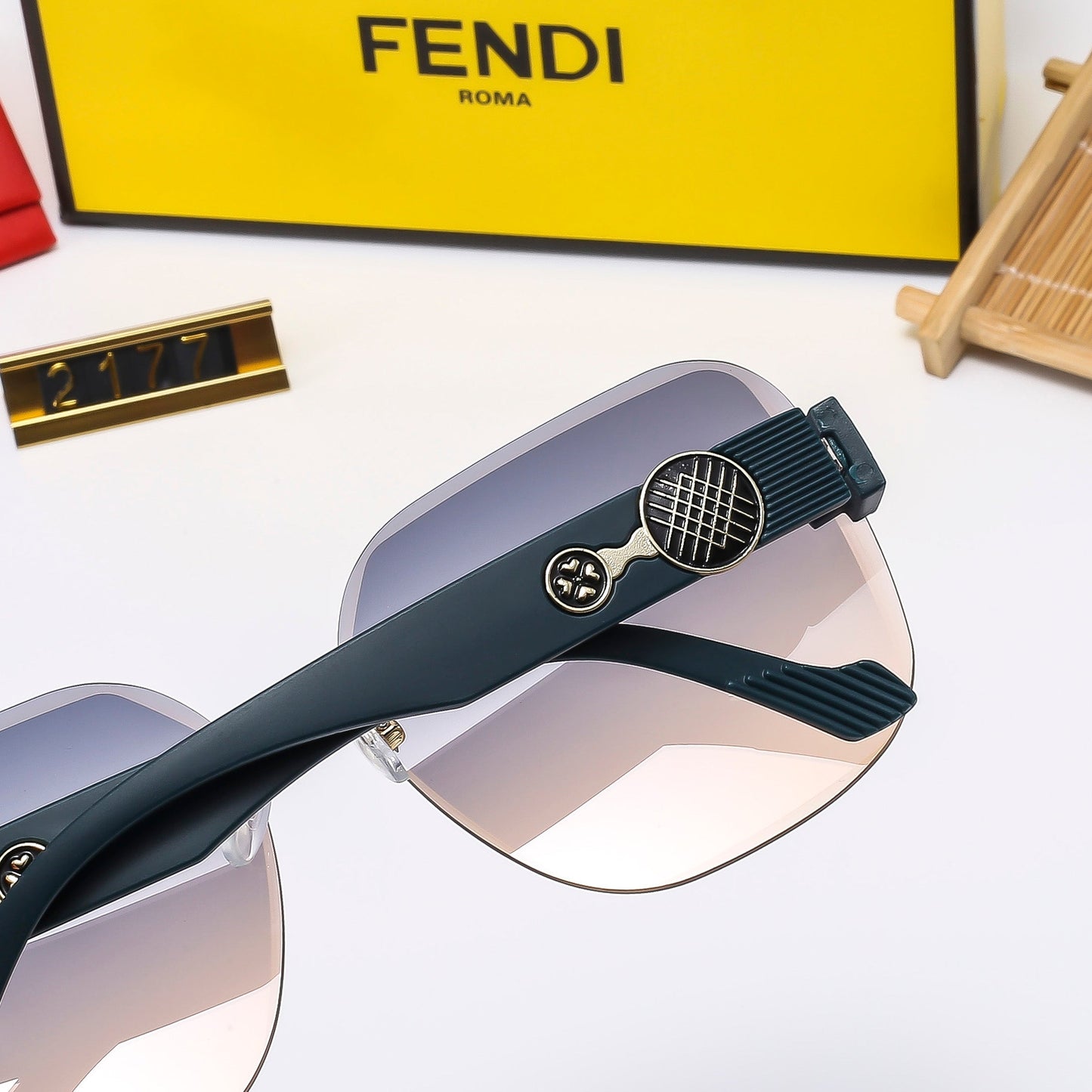 5 Colors Fashion Sunglasses—2177