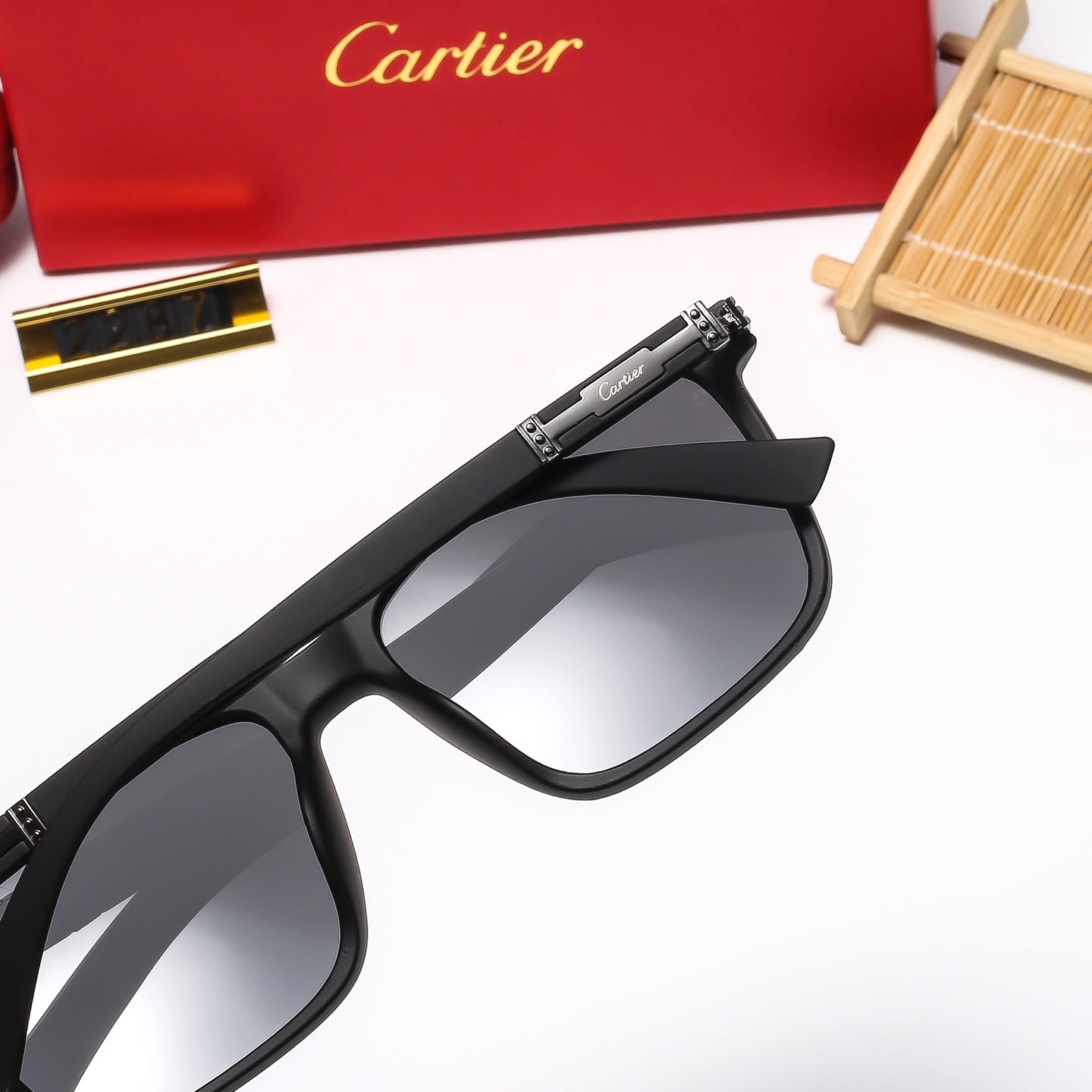 4 Colors Fashion Sunglasses—2286