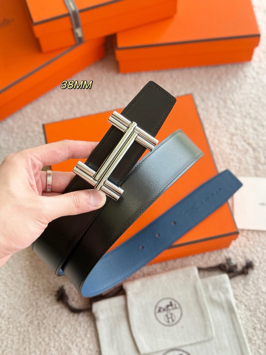 Premium hardware paired with a deep blue togo leather belt 3.8cm