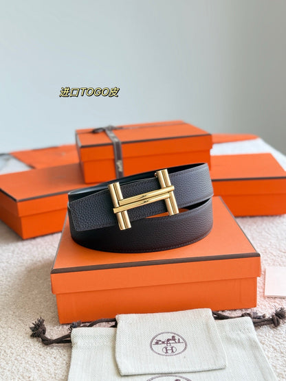 Premium hardware paired with a chocolate togo leather belt 3.8cm
